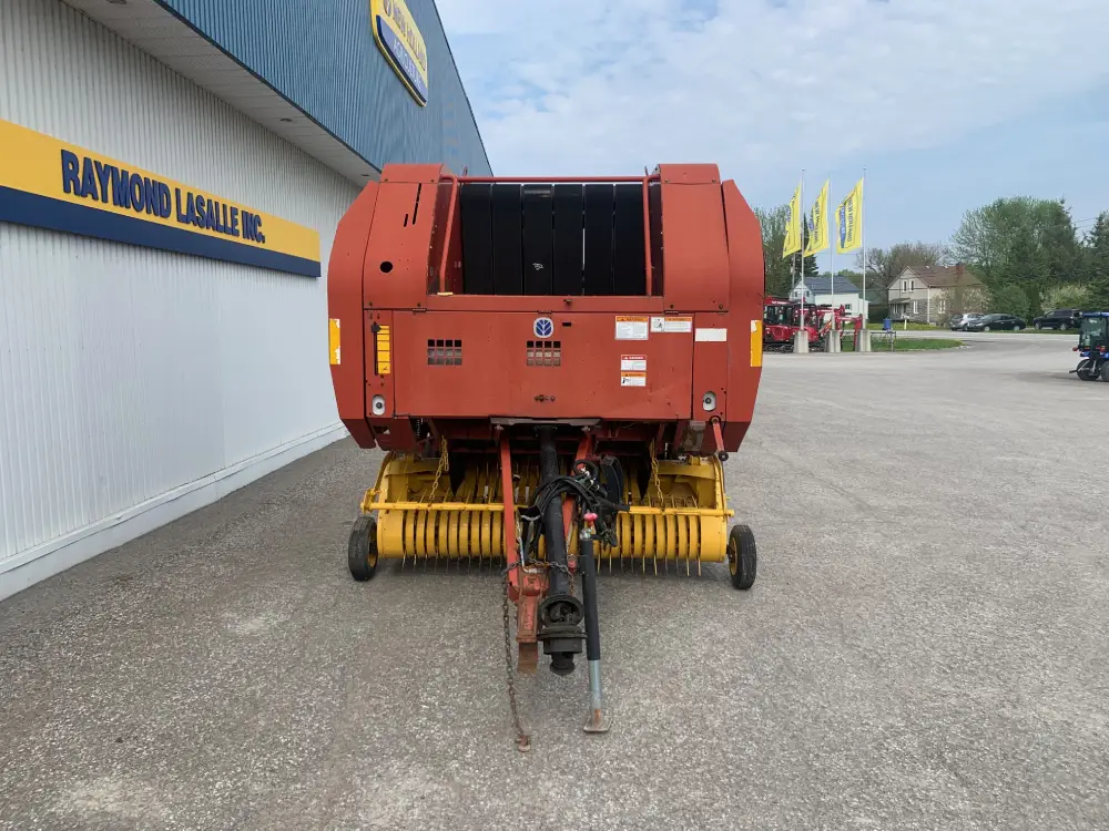 NEW HOLLAND BR740